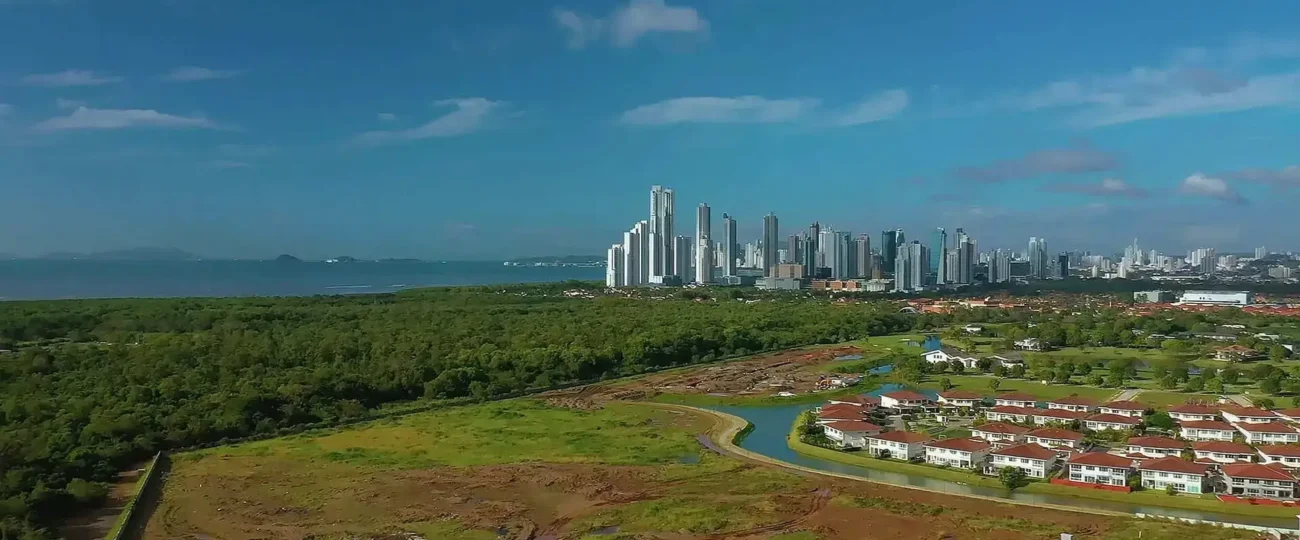 Las mejores zonas para comprar propiedades en Panamá para personas de España