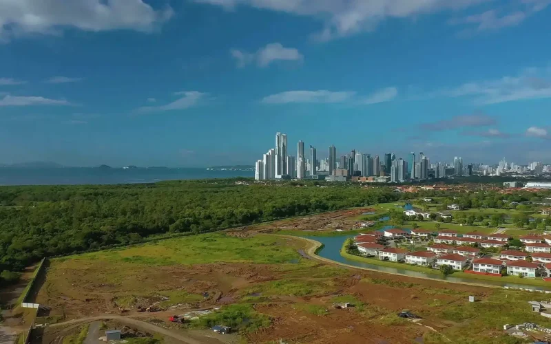 Las mejores zonas para comprar propiedades en Panamá para personas de España